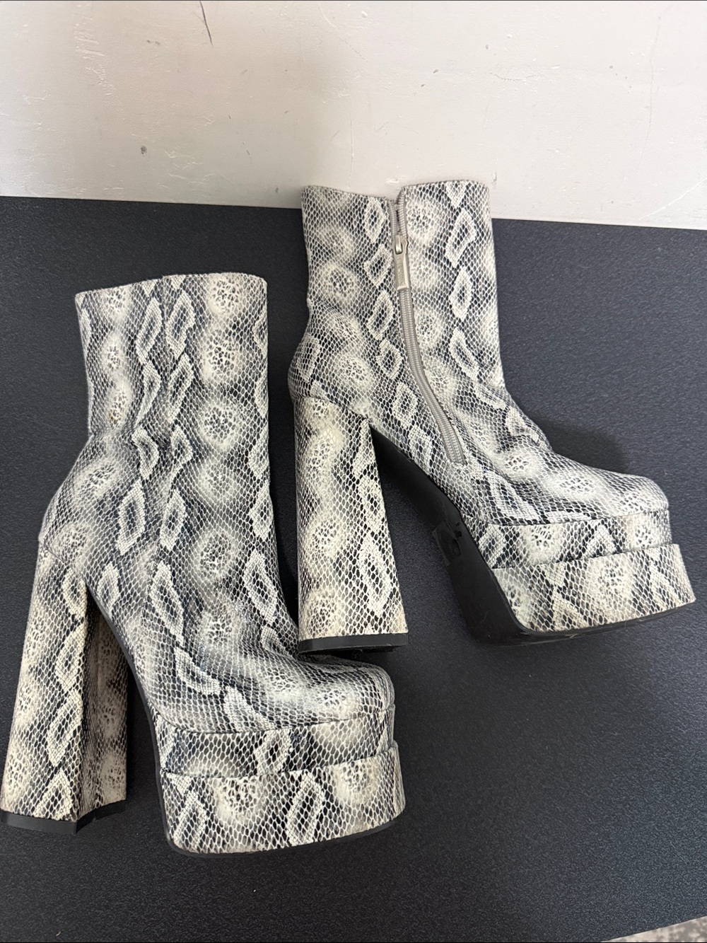Snake-Print Platform Ankle Boots - White/Gray